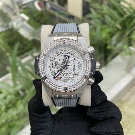 dwatch dong hublot fake.